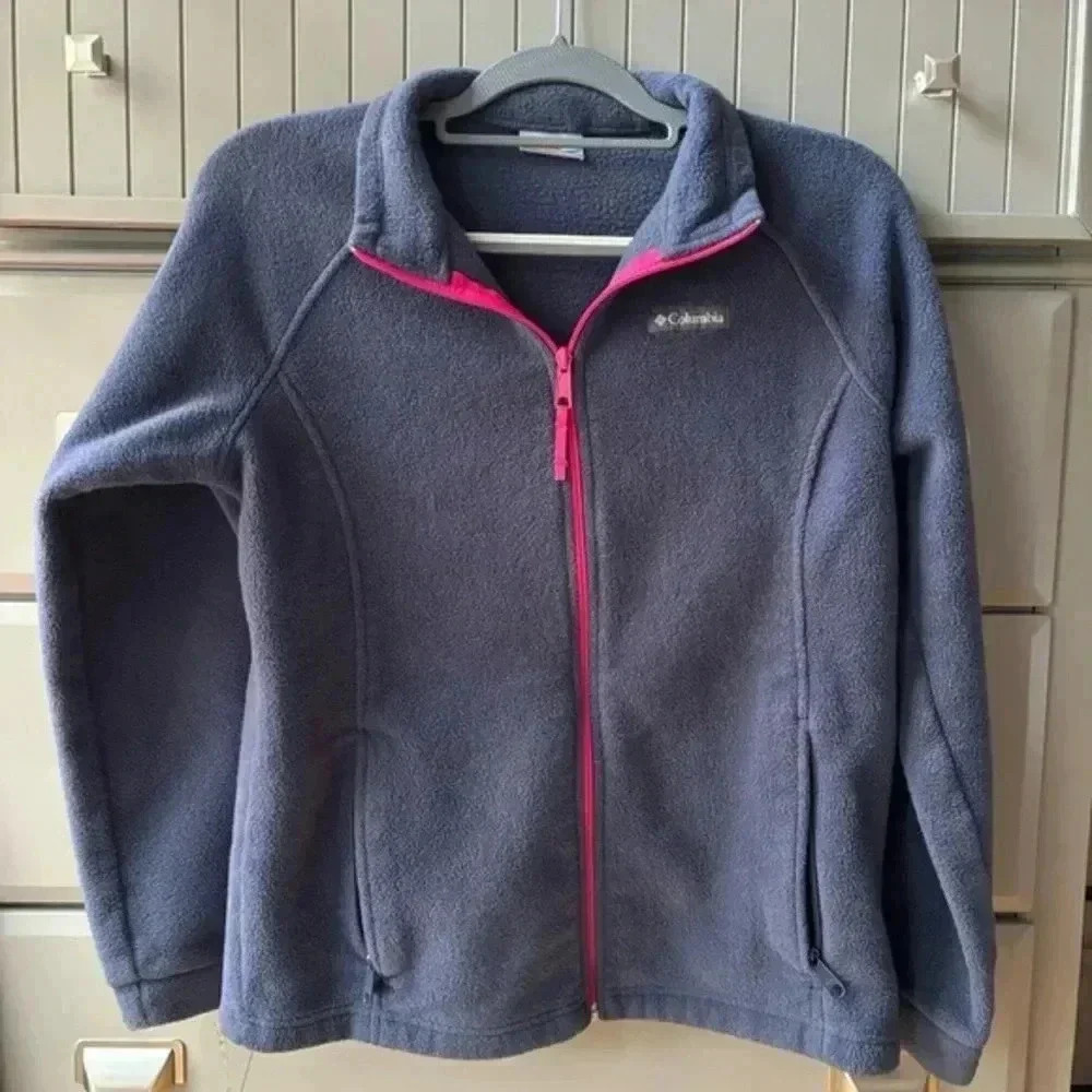 Columbia Women’s Fleece Full Zip Up - Fits like a size medium 8/10